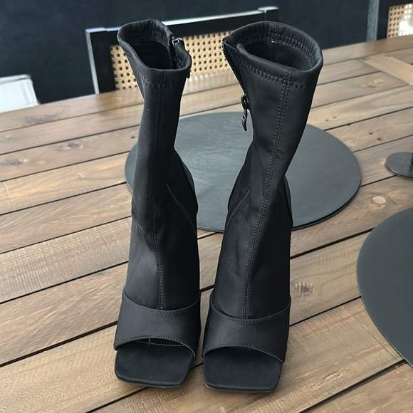 Square toe sock bootie - Picture 2 of 5